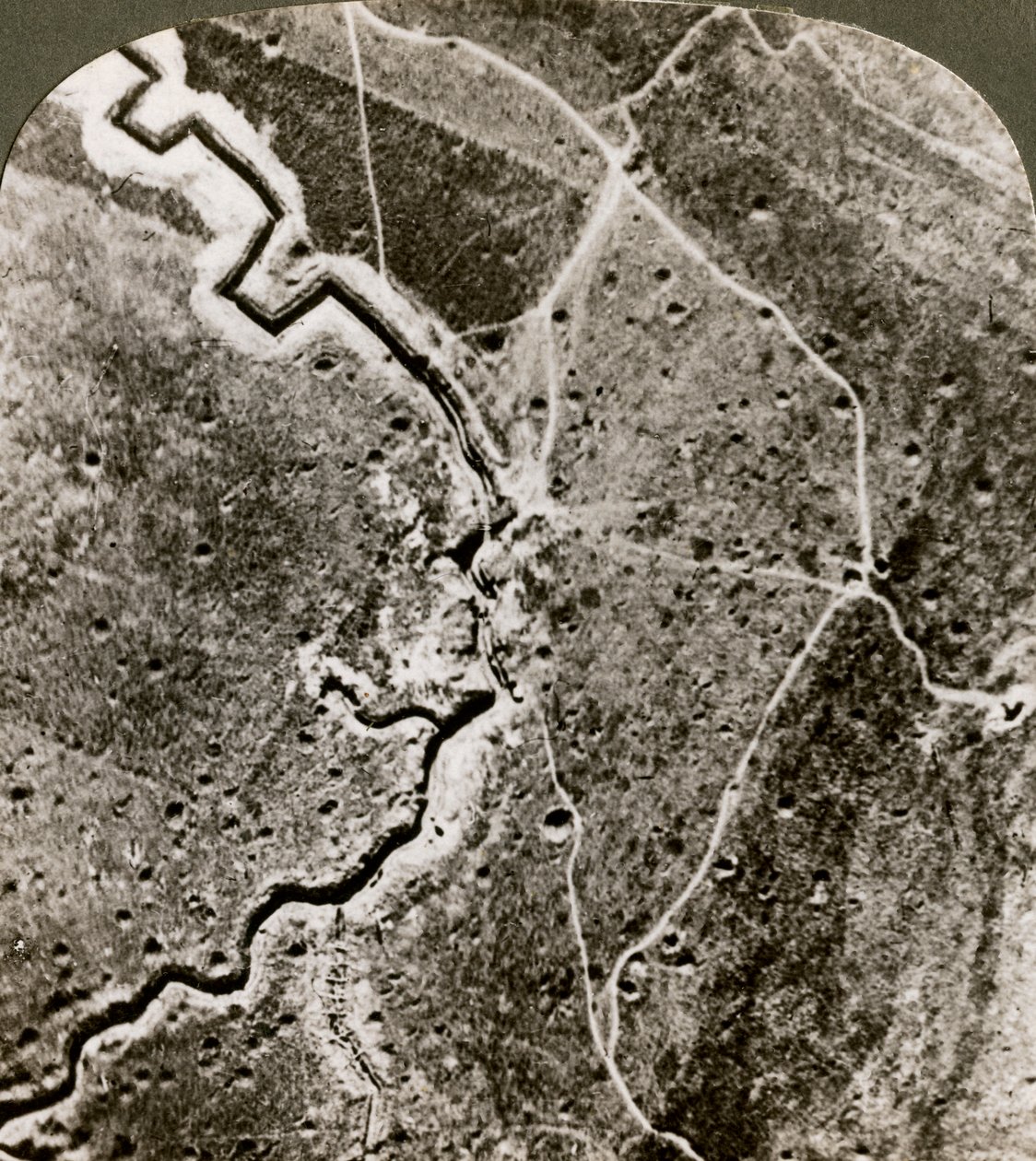 Zdjęcie lotnicze linii niemieckich, I wojna światowa, 1914-1918. autorstwa Realistic Travels Publishers