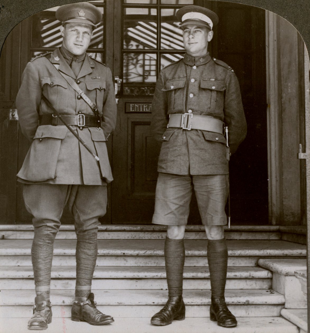 Kapitan MacDougall, DSO i Cadet Mullin, dwa kanadyjskie VC, I wojna światowa, 1914-1918 autorstwa Realistic Travels Publishers