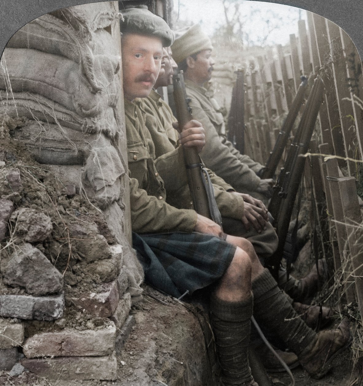 Żołnierze indyjscy w okopach, I wojna światowa, 1914-1918 autorstwa Realistic Travels Publishers