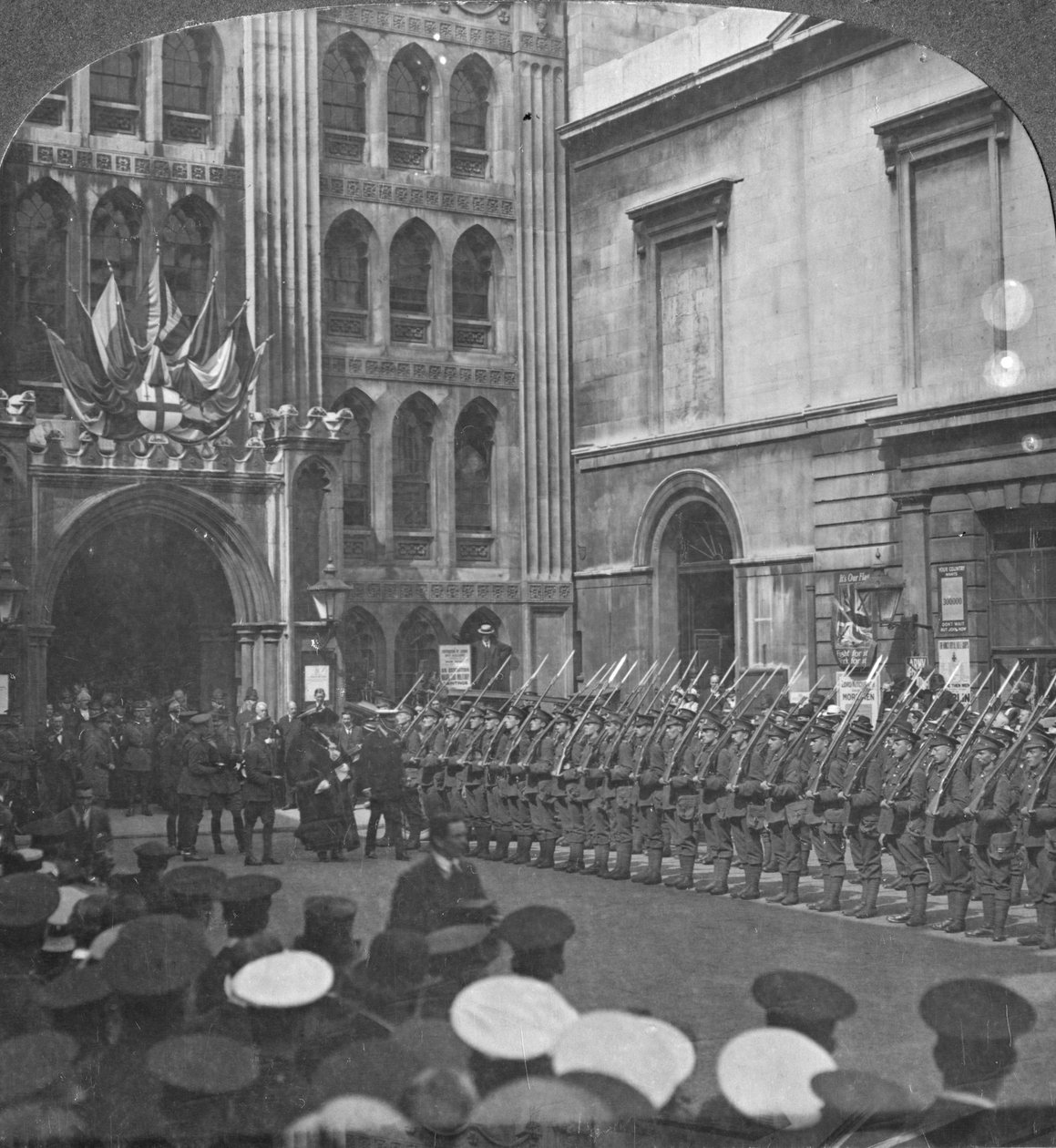 Inspekcja Gwardii Honorowej w Guildhall, Londyn, I wojna światowa, c1914-c1916 autorstwa Realistic Travels Publishers
