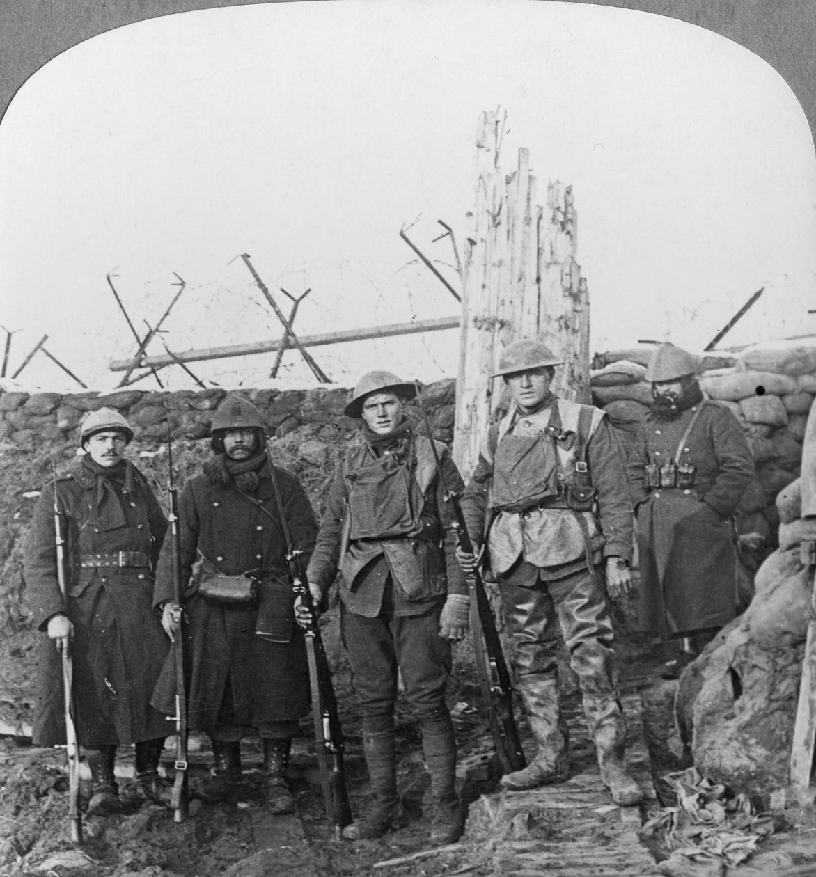 Strzelcy maszynowi Lewis, Hollebeke, Belgia, I wojna światowa, c1914-c1918. autorstwa Realistic Travels Publishers