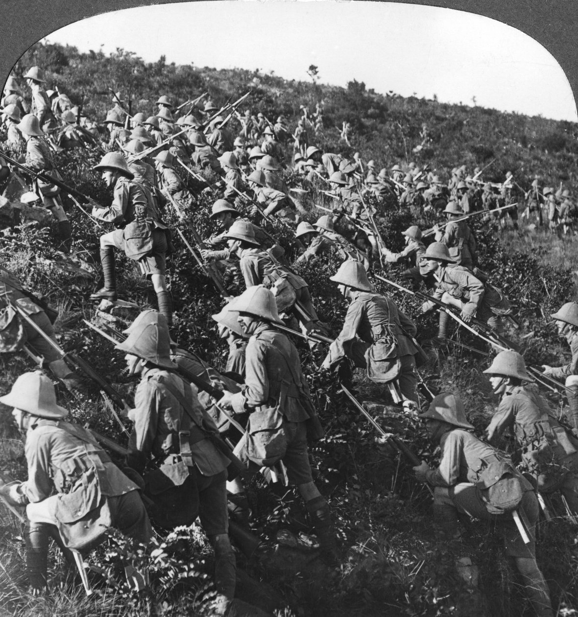 Idą dalej, prawdziwa gorączka naszych żołnierzy w Gallipoli, Turcja, I wojna światowa, 1915 r autorstwa Realistic Travels Publishers