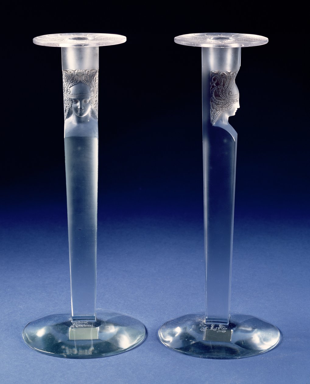 Cariatide, para świeczników (szkło) autorstwa Rene Jules Lalique