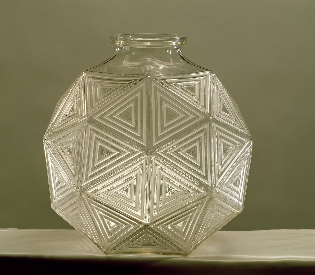 Wazon Nanking, 1925 (szkło przezroczyste i matowe) autorstwa Rene Jules Lalique