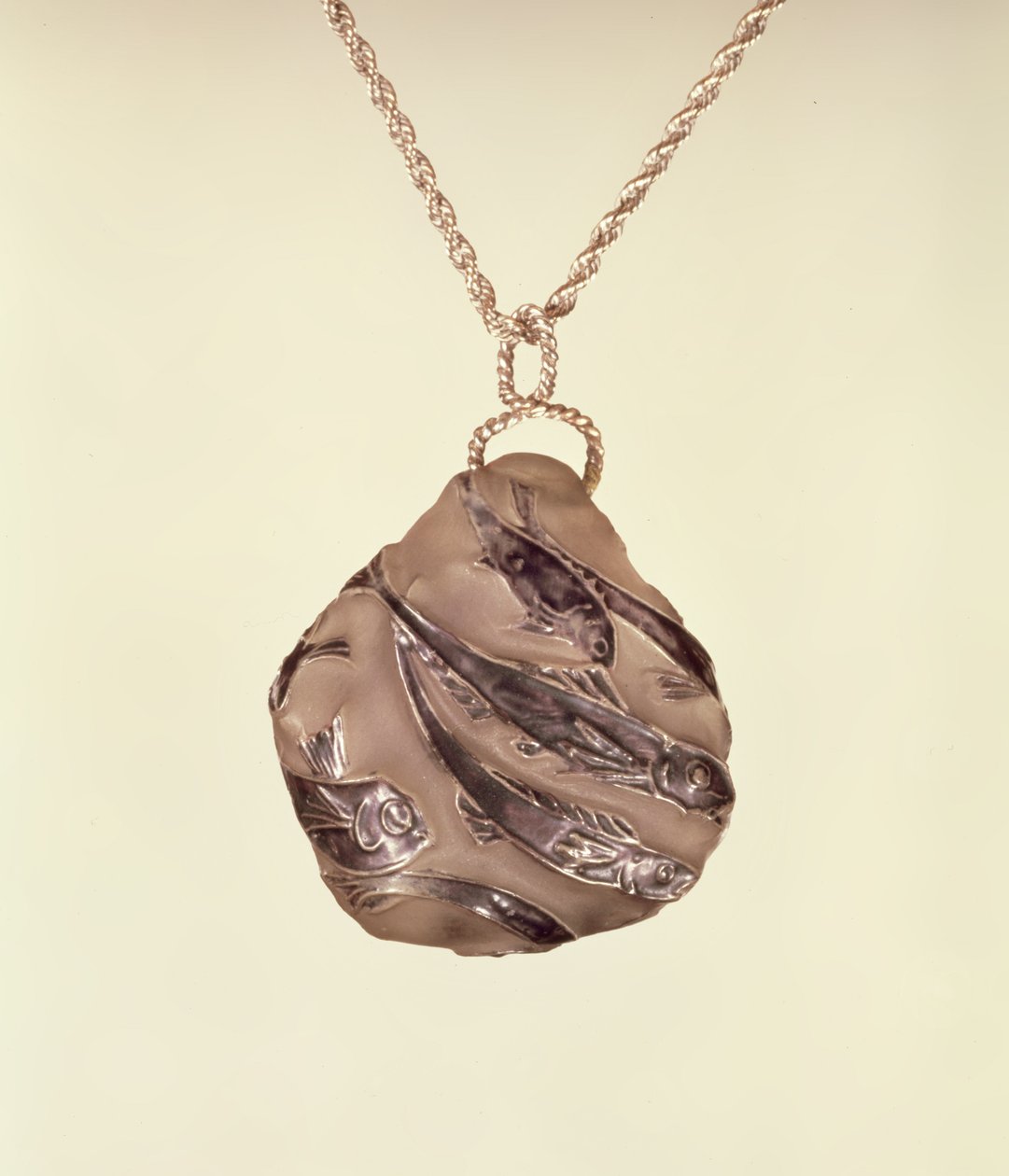 Wisiorek z matową szklaną powierzchnią, Lalique, ok.1902 autorstwa Rene Jules Lalique