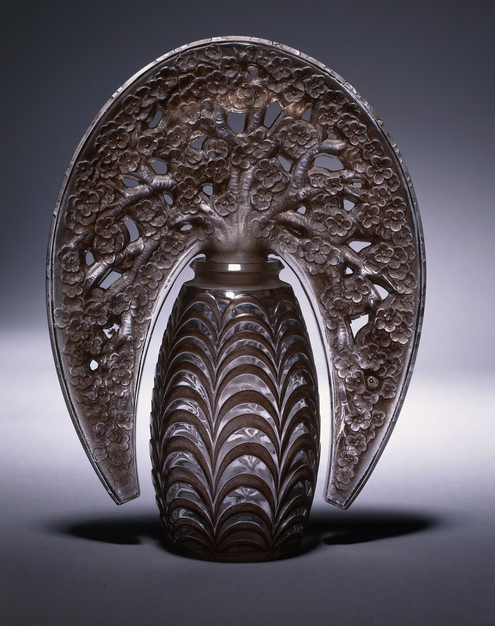 Bouchons Fleurs de Pommiers No. 493, c.1919 (przezroczyste i matowe różowe witraż) autorstwa Rene Jules Lalique