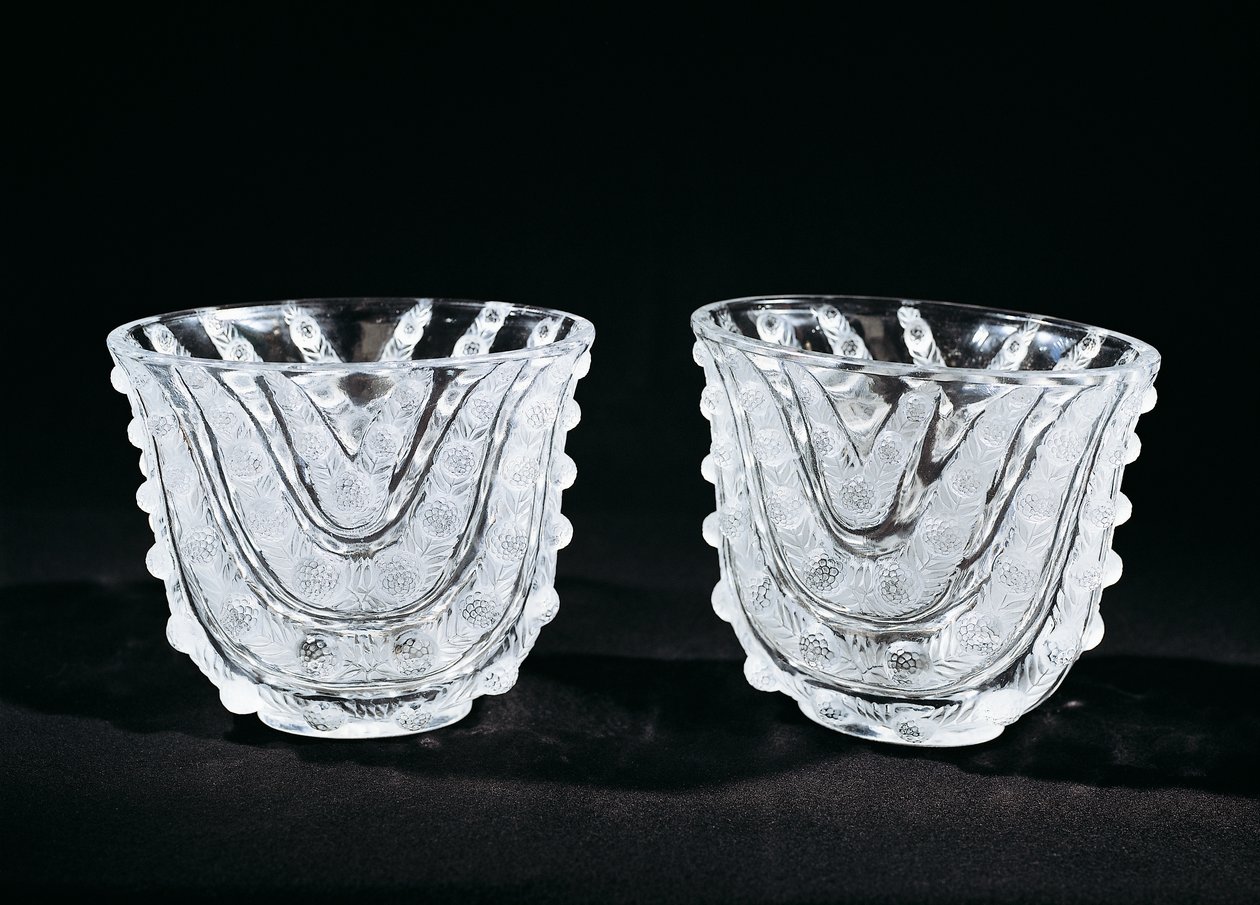 Szklane wazony, ok. 1930, Rene Lalique (1860-1945), produkowane przez Rene Lalique et Cie Alsace Glassworks. Francja, XX wiek. autorstwa Rene Jules Lalique