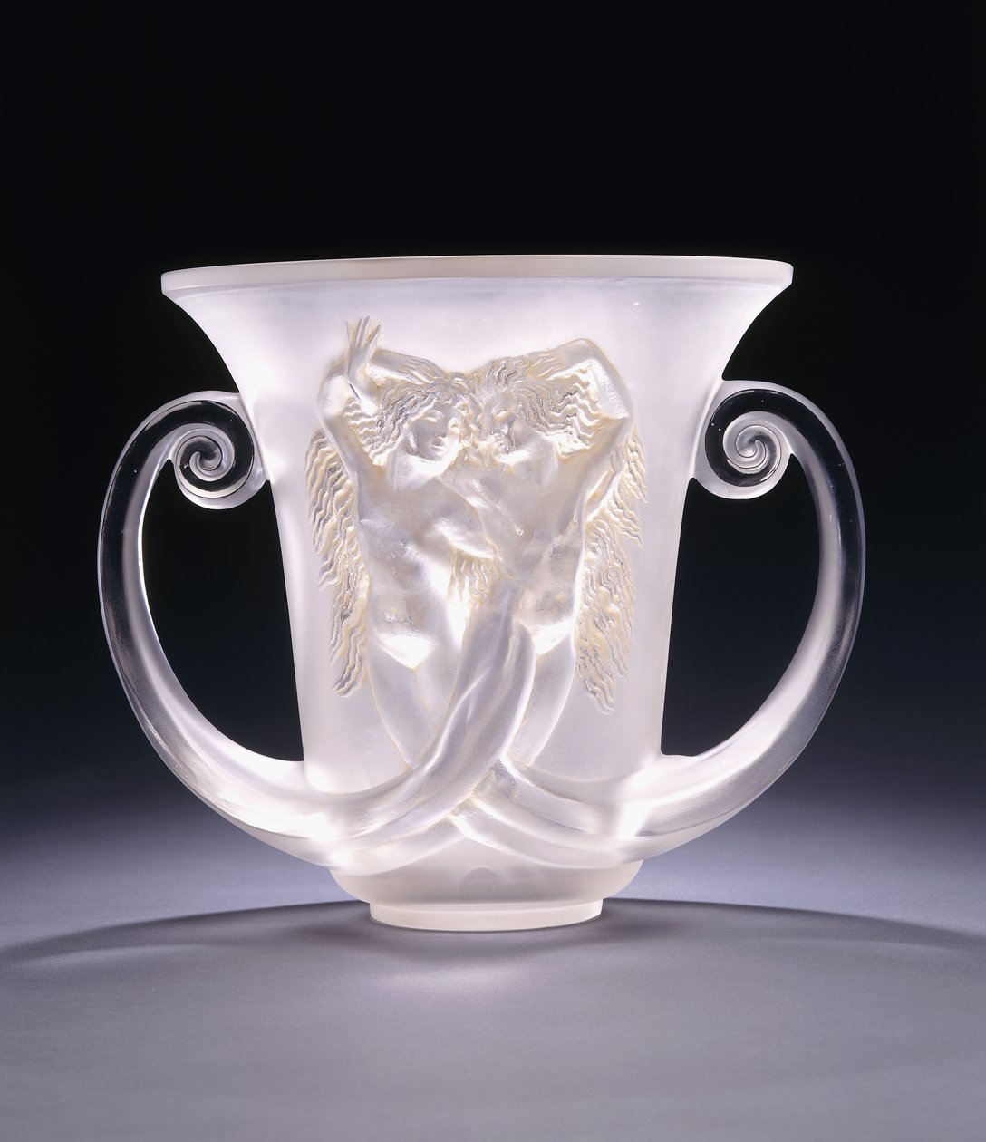 Nadica; bardzo rzadki wazon ze szkła odlewanego przedstawiający dwie syreny, ok. 1930 r. lata 30. (szkło) autorstwa Rene Jules Lalique