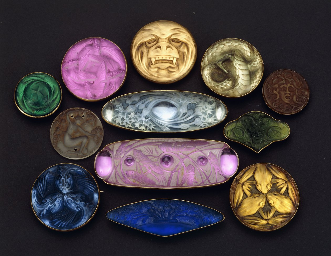 Różne przedmioty szklane autorstwa Rene Jules Lalique