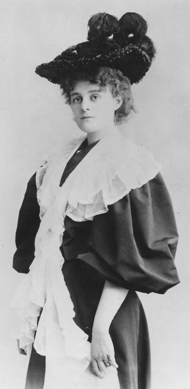 Portret Maud Gonne autorstwa Reutlinger Studio