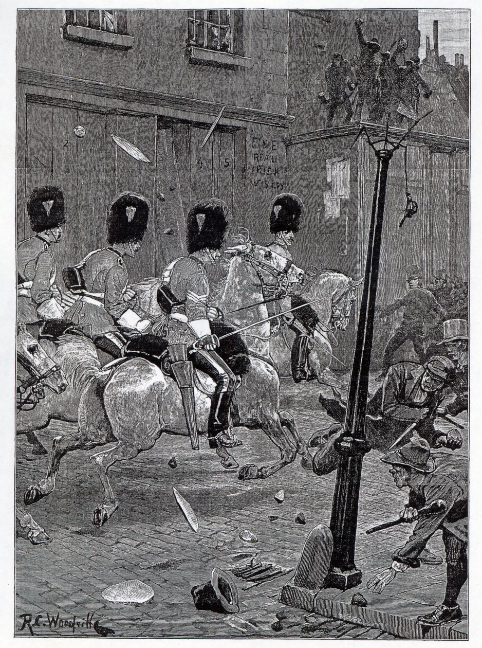 The Irish Land League Agitation: Szkoci Grays oskarżający tłum w Limerick, ilustracja z „The Illustrated London News”, 29 października 1881 r. autorstwa Richard Caton Woodville