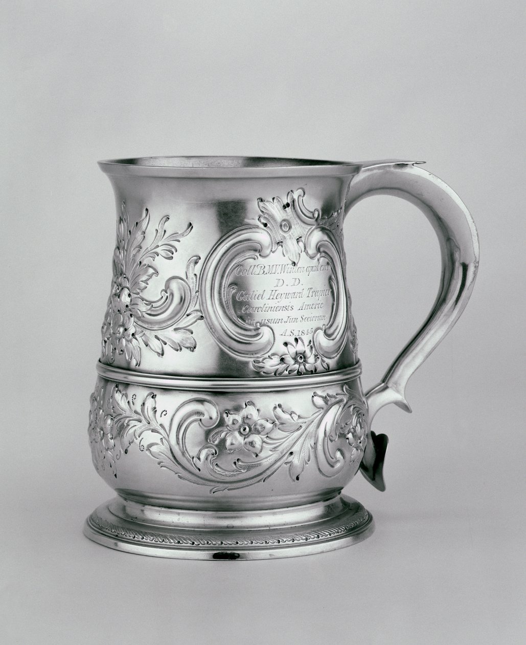 Kubek z uchwytem, 1740-41, rzeźbiony i grawerowany ok. 1845 (srebrny) autorstwa Richard and Cooke, Thomas Gurney