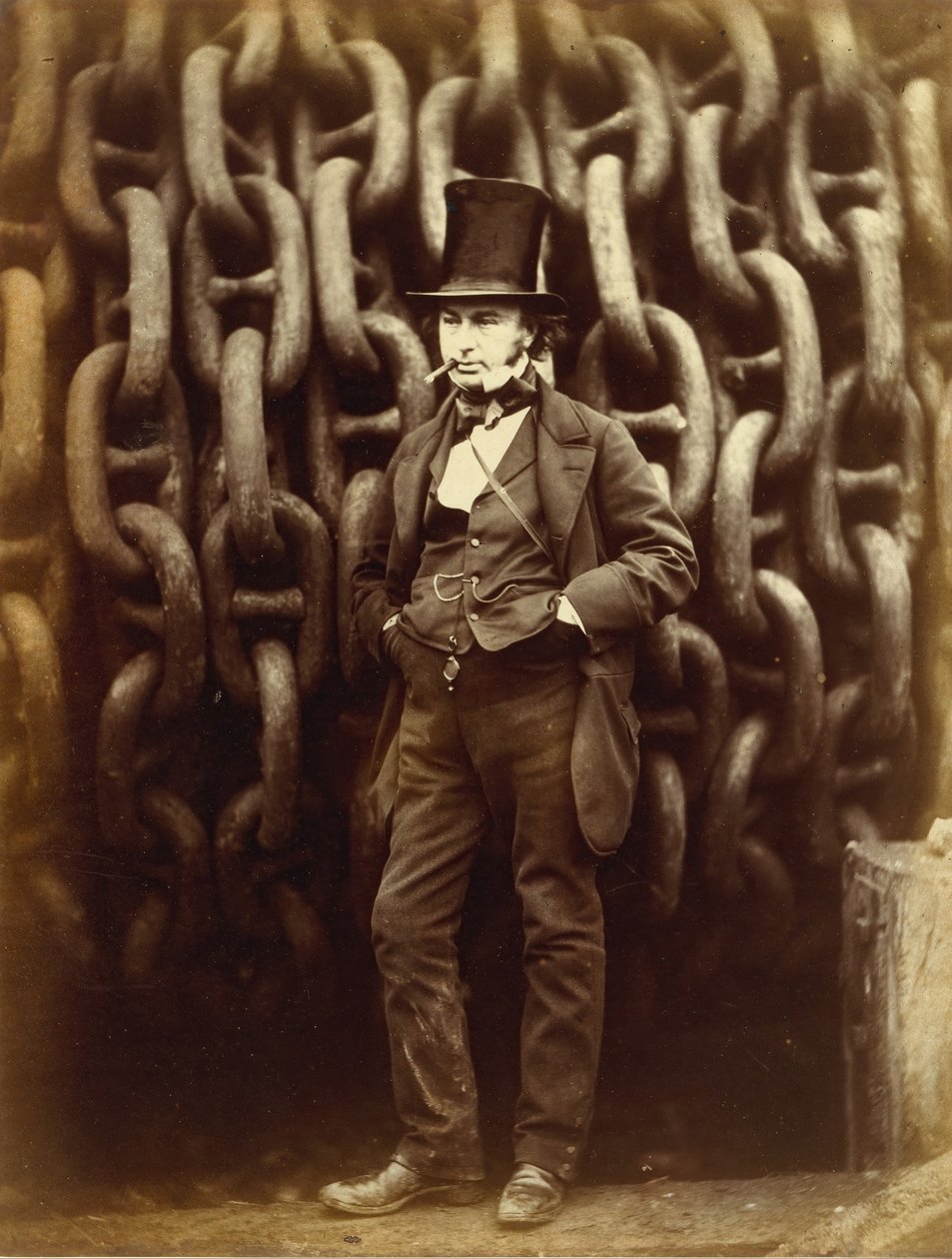 Isambard Kingdom Brunel stojący przed łańcuchami startowymi Wielkiego Wschodu... wydrukowany w latach 1863-64. autorstwa Robert Howlett