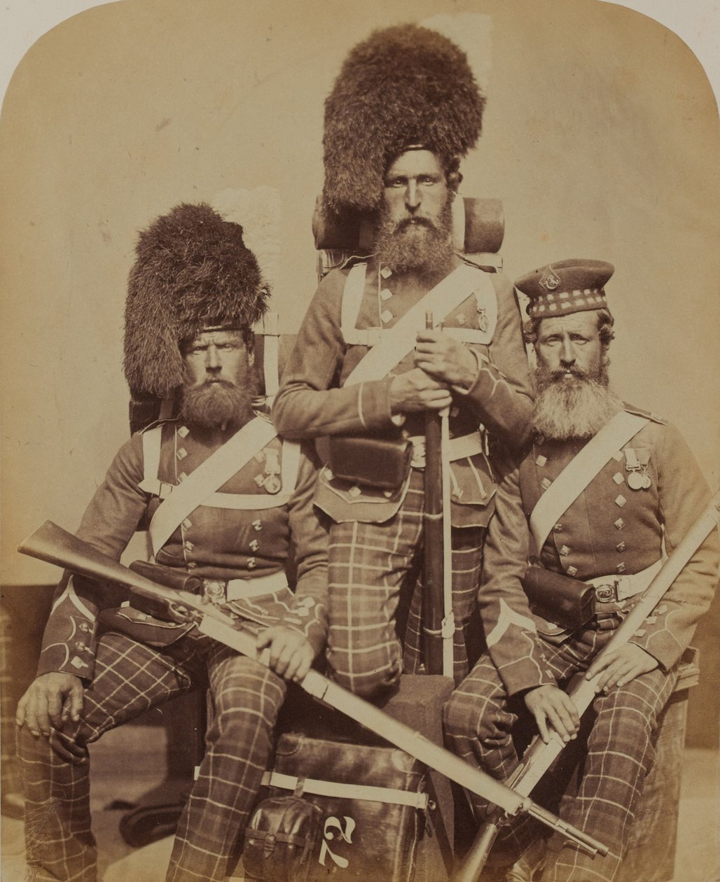 Noble, Dawson i Harper, 72. pułk piechoty (Własni Górale Księcia Albany) autorstwa Robert Howlett