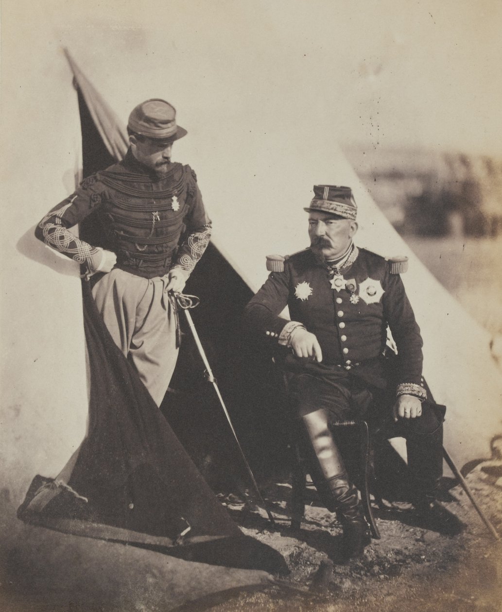 Generał Pierre Bosquet (1810-61) i kapitan Dampierre, z albumu 52 fotografii związanych z wojną krymską autorstwa Roger Fenton
