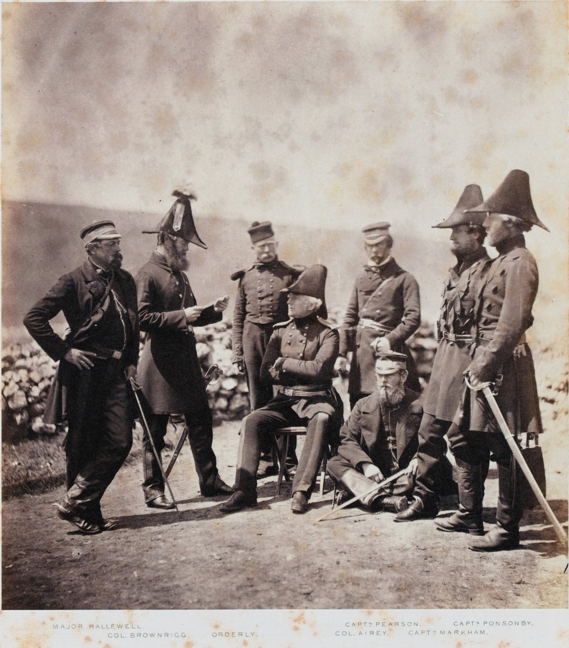 Generał porucznik Sir George Brown i sztab, z albumu 52 fotografii związanych z wojną krymską, 1855 autorstwa Roger Fenton