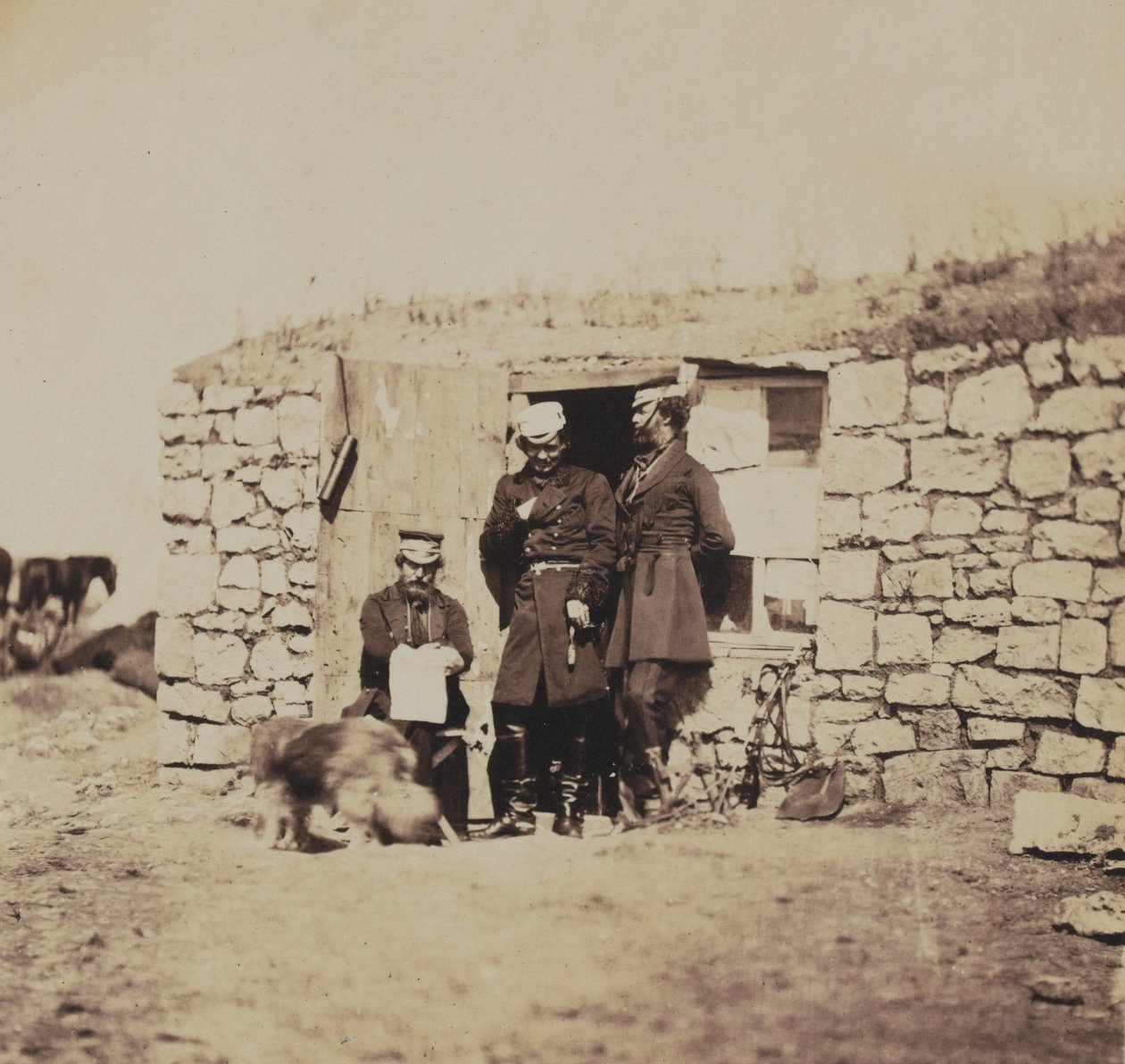 Oficerowie w sztabie generała porucznika Sir Richarda Englanda, z albumu 52 fotografii związanych z wojną krymską, 1855 autorstwa Roger Fenton