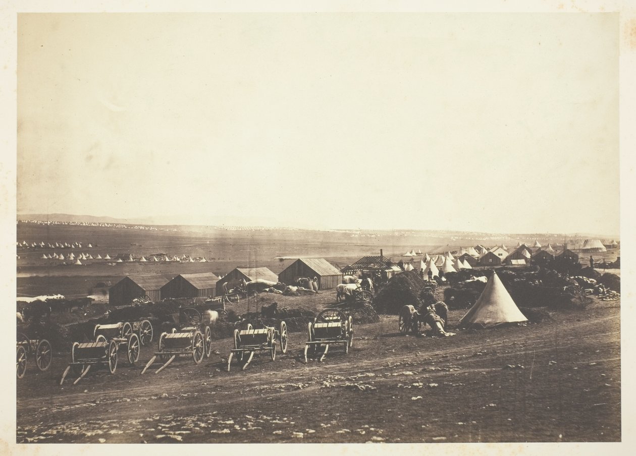 Wozy artyleryjskie, Balaklava w oddali autorstwa Roger Fenton