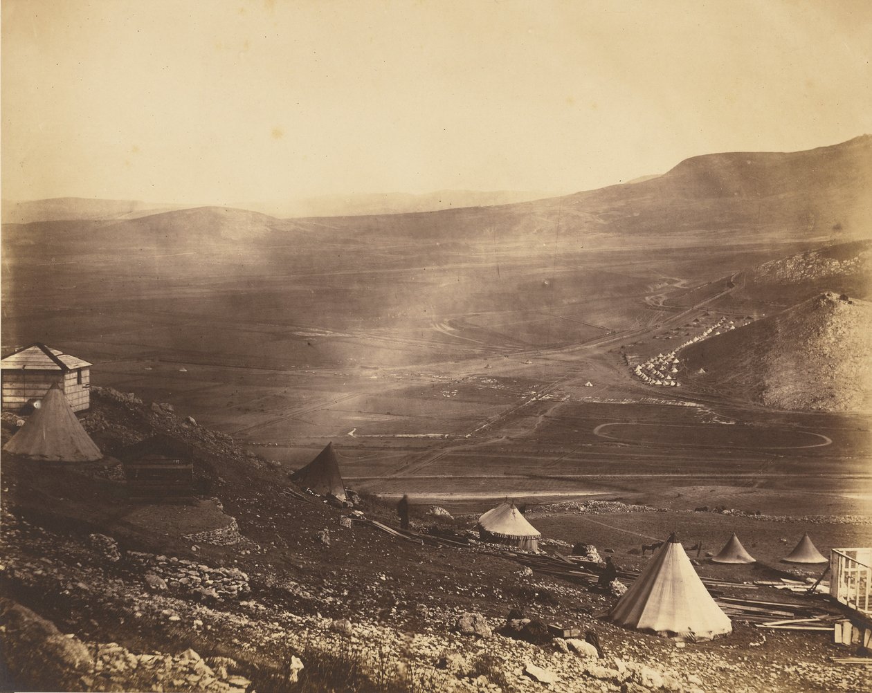 Obóz kawalerii, widok w kierunku Kadikoi. autorstwa Roger Fenton