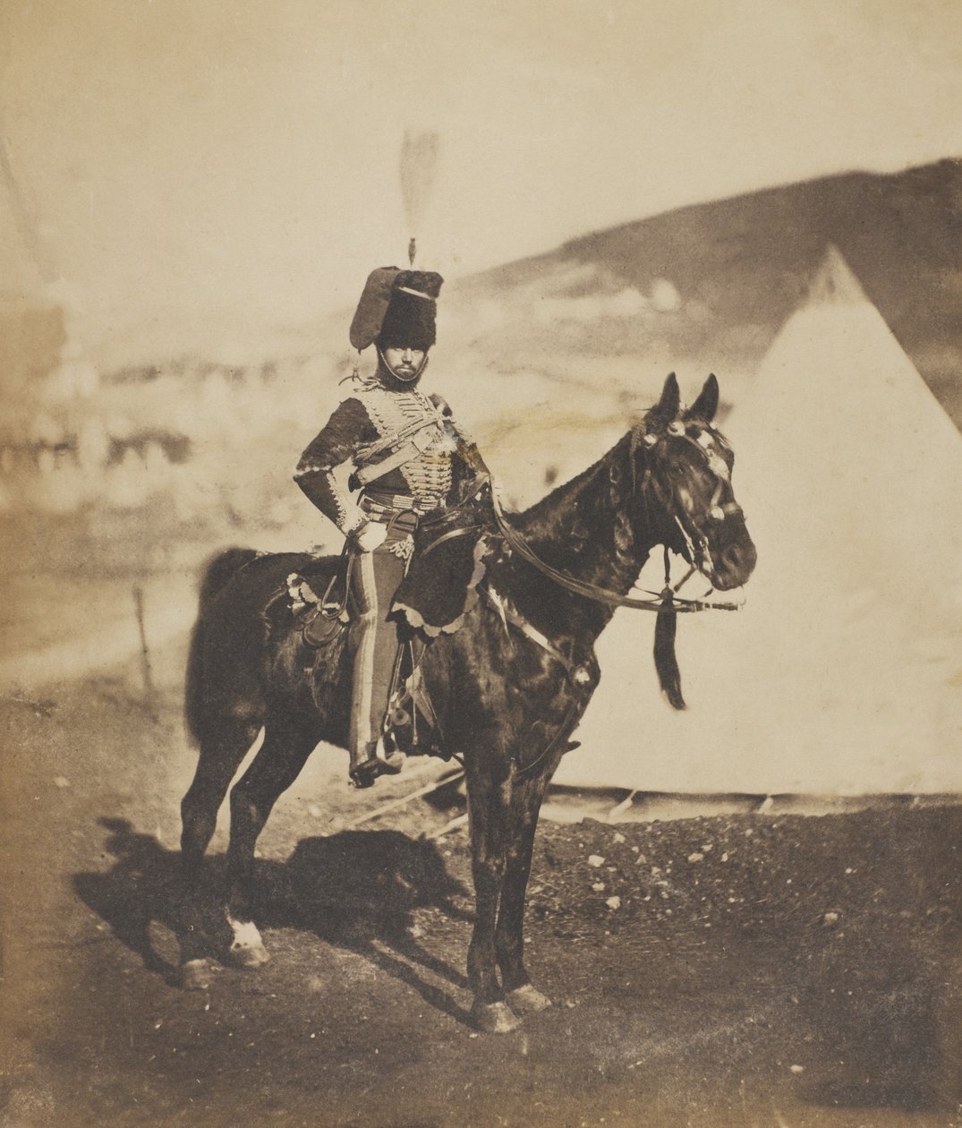 Cornet Henry John Wilkin, jedenasty (lub należący do księcia Alberta) huzar, 1855 autorstwa Roger Fenton
