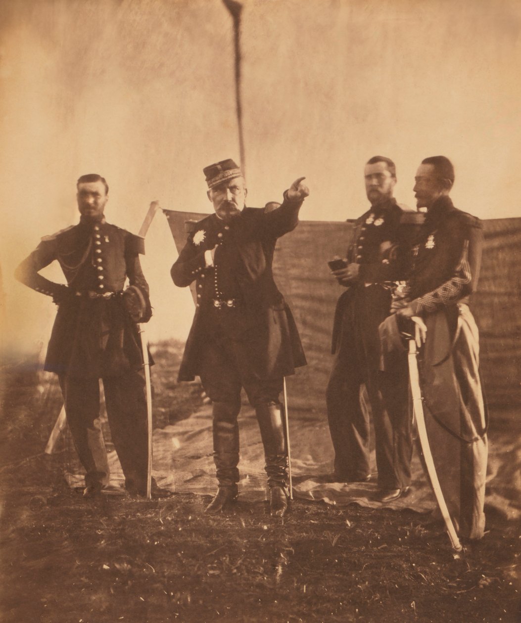 Francuski generał Pierre Bosquet (w środku), Wydawanie rozkazów swojemu sztabowi, Wojna Krymska, Krym, Ukraina autorstwa Roger Fenton