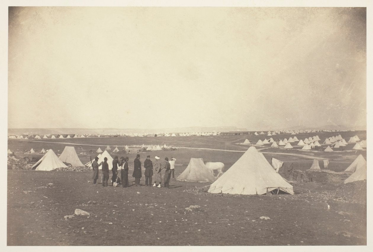 Kwatera generała Bosqueta z widokiem w kierunku farmy Mackenzie autorstwa Roger Fenton