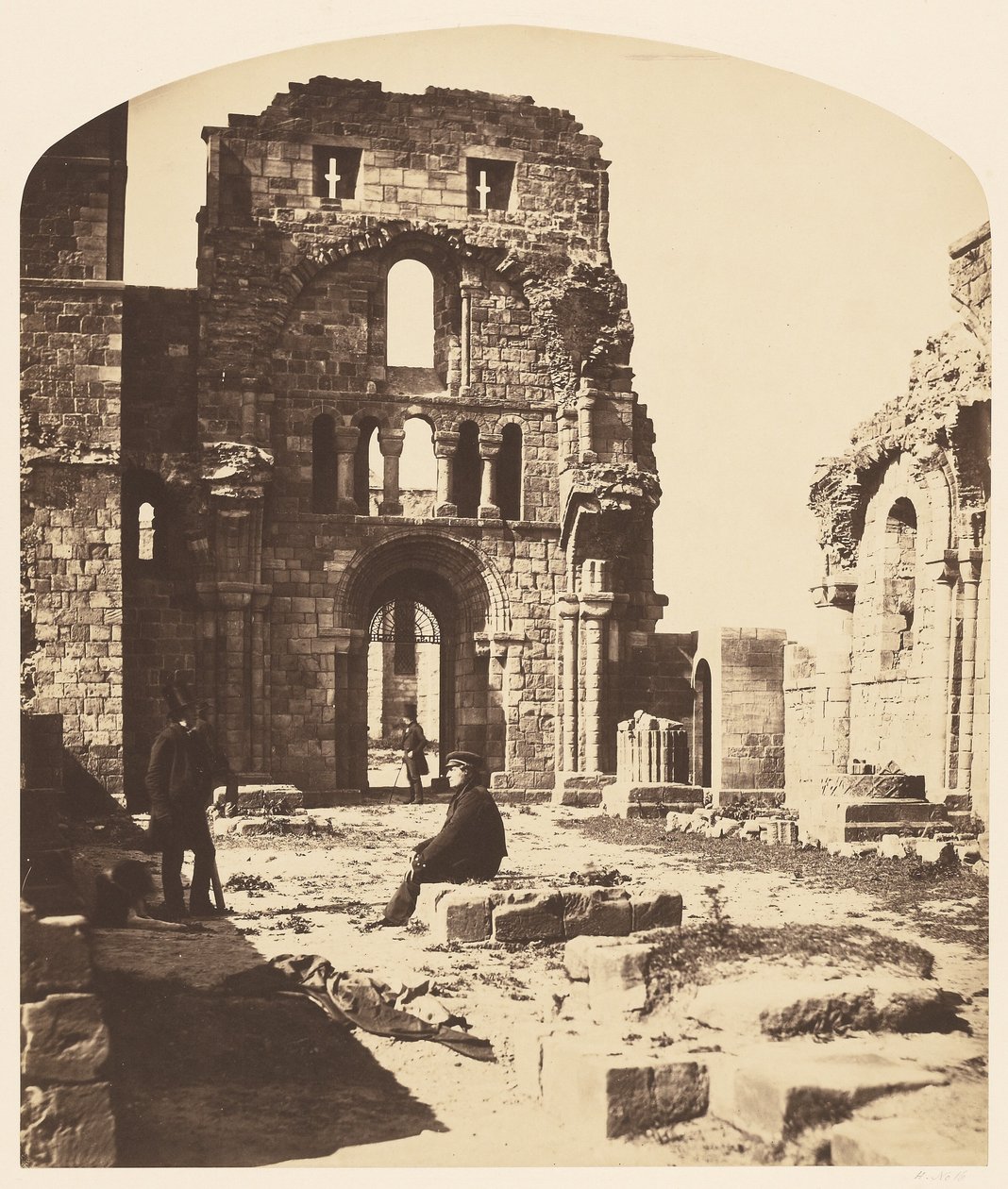Wnętrze, klasztor Lindisfarne, zachodni kraniec autorstwa Roger Fenton
