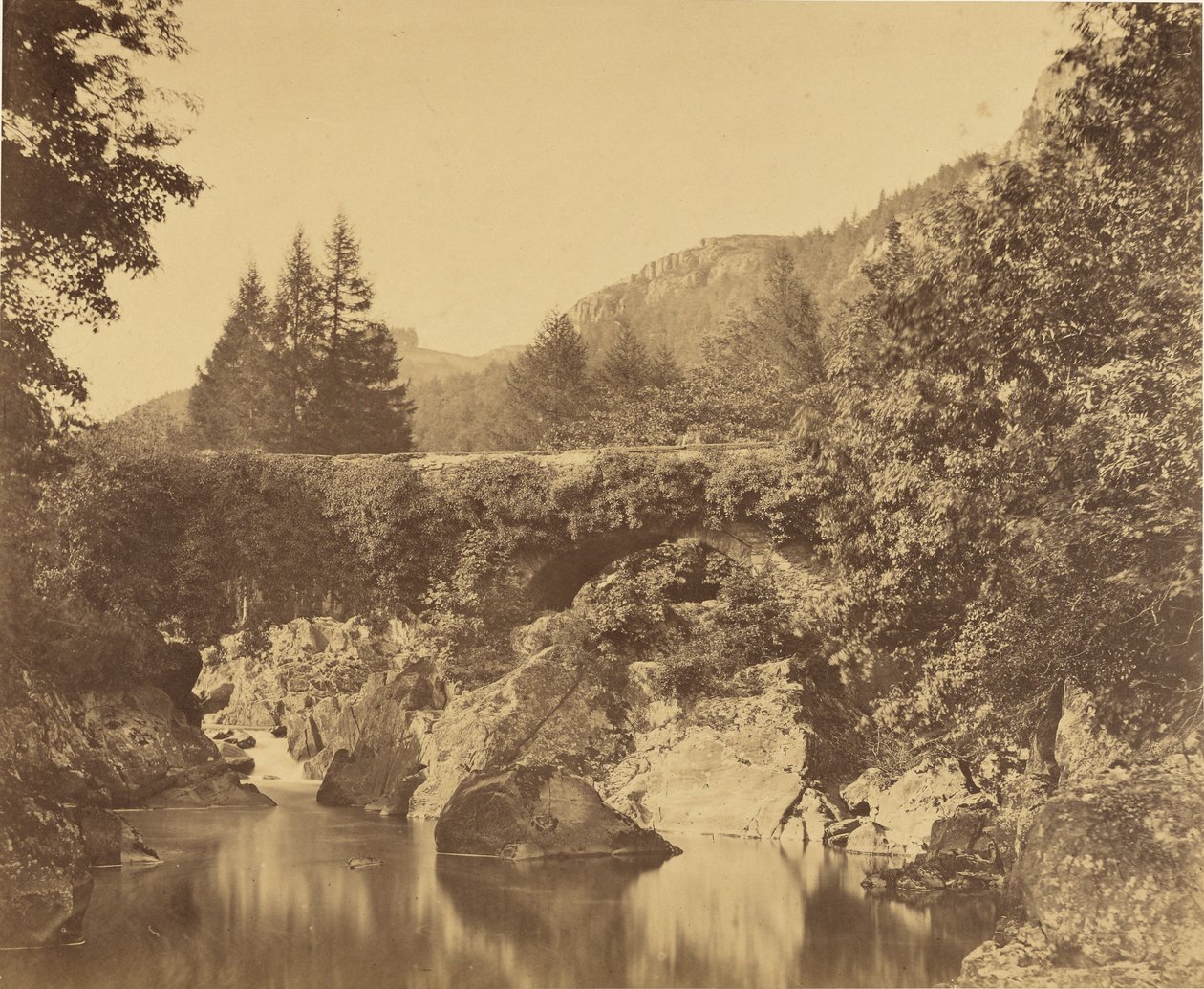 Sadzawka poniżej Pont y Pari, Bettws-y-Coed, Walia. autorstwa Roger Fenton