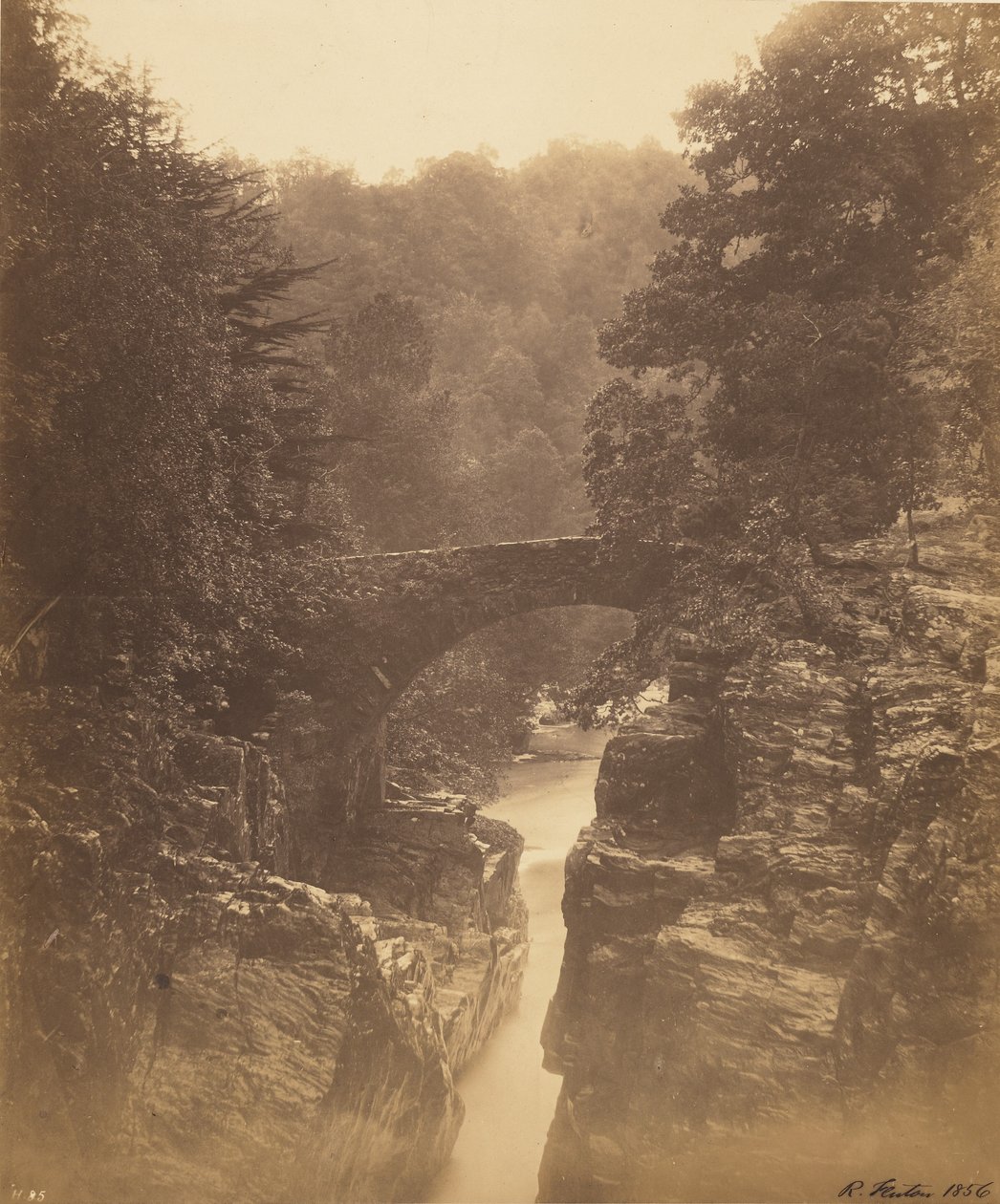 Most Hermitage, Dunkeld autorstwa Roger Fenton