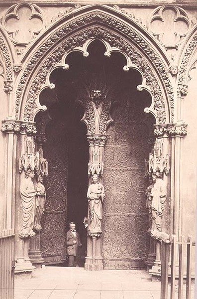 Zachodnia kruchta, katedra Lichfield, ok. 1858 (zdjęcie w sepii) autorstwa Roger Fenton