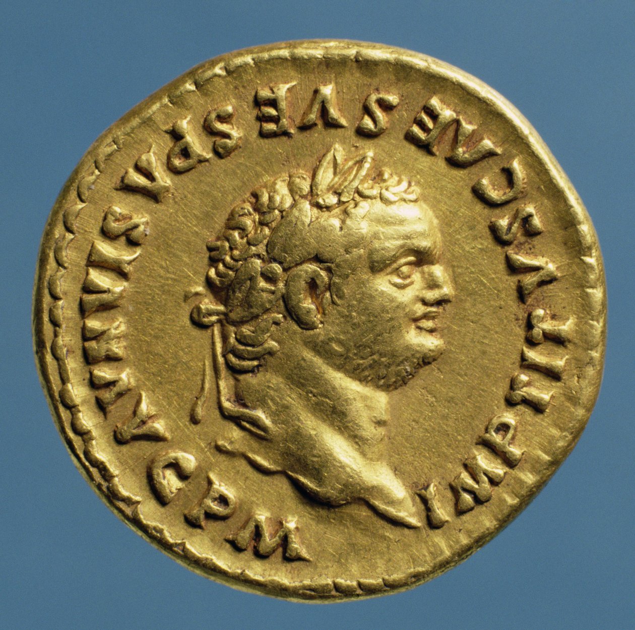 Aureus (awers) Tytusa (AD 79-AD 81) noszący wieniec laurowy. (złoty) Napis: IMP TITVS CAES VESPASIAN AVG P M autorstwa Roman