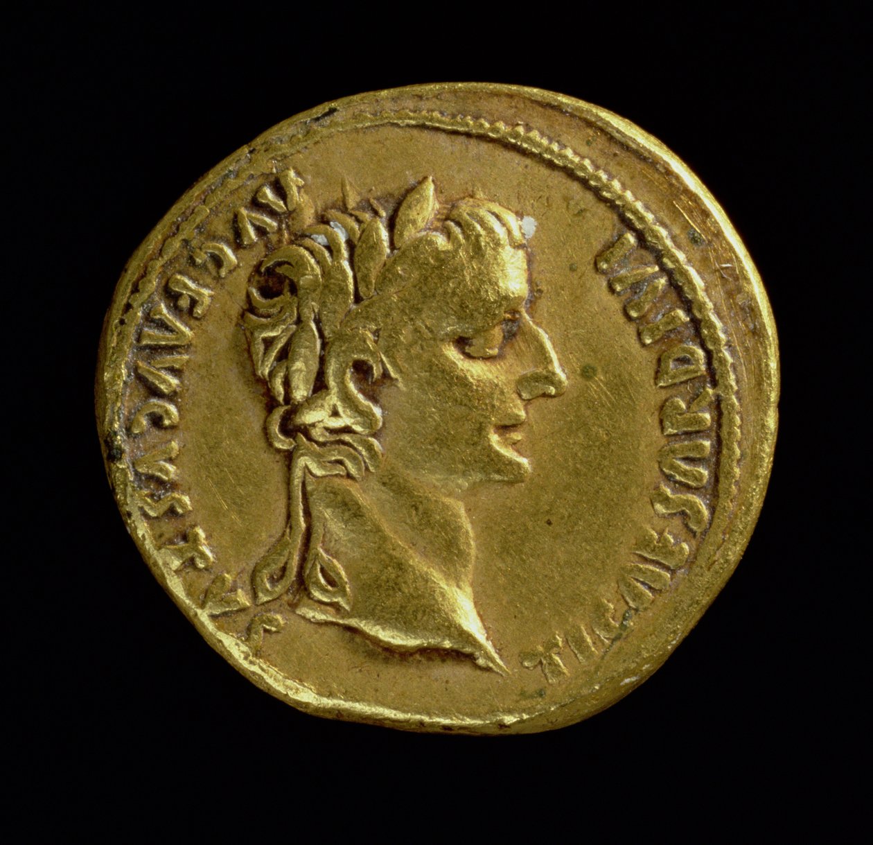 Aureus (awers) z głową Tyberiusza (AD 14-AD37) w wieńcu laurowym. Napis: TI CAESAR DIVI AVG F AVGVSTVS (złoty) (rewers patrz 119138) autorstwa Roman