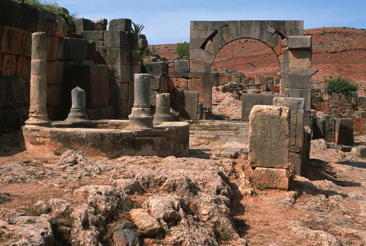 Baptysterium i łuk autorstwa Roman