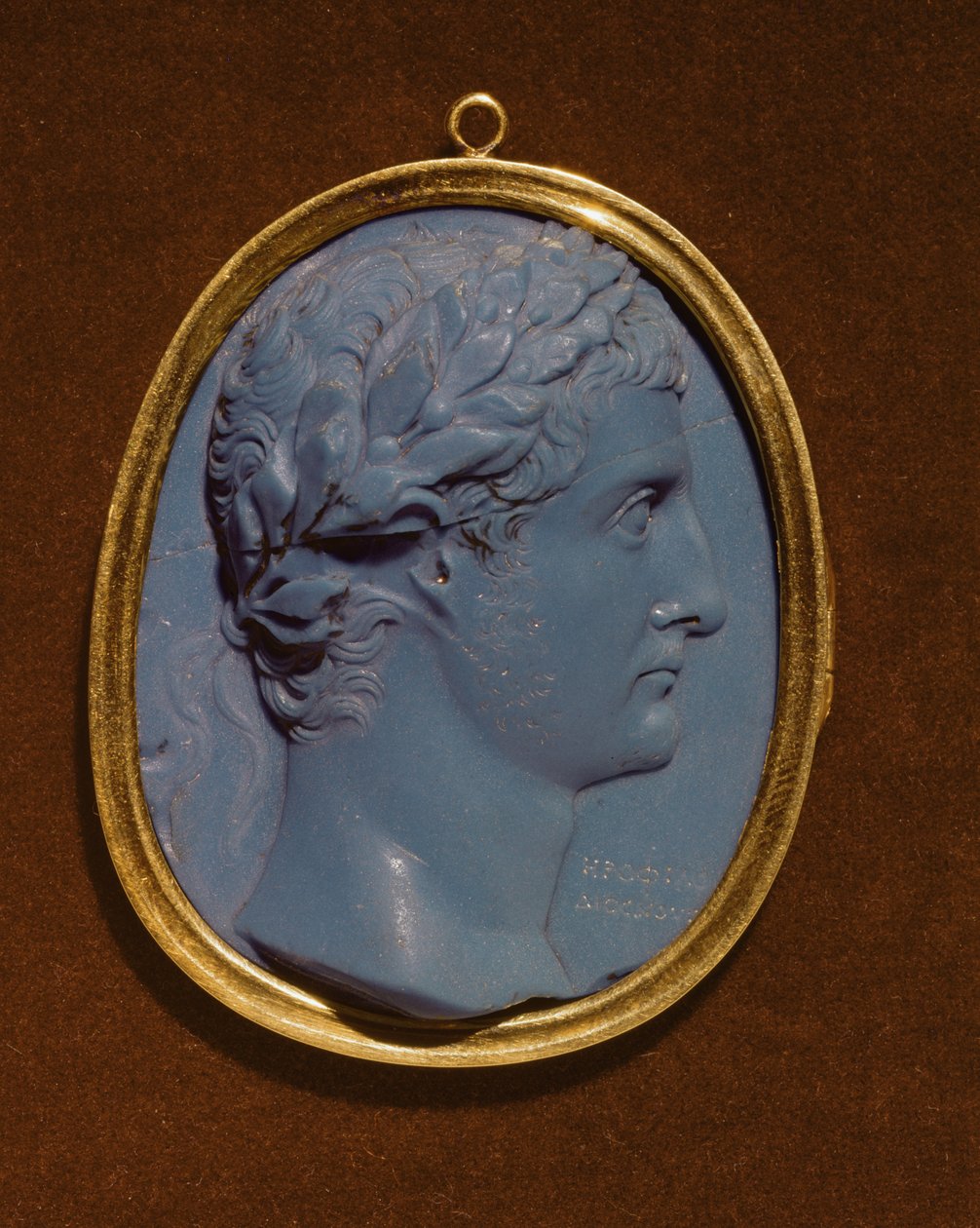 Kamea z profilem Tyberiusza (Klaudiusza Nerona) (42BC-37AD) (szkło i złoto) autorstwa Roman