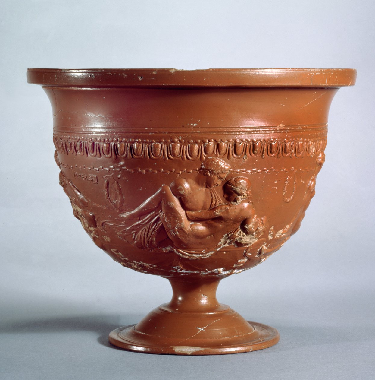 Krater przedstawiający Kochanków, Arezzo, ok. I wpne – I wne (ceramika z czerwonej glazury) autorstwa Roman