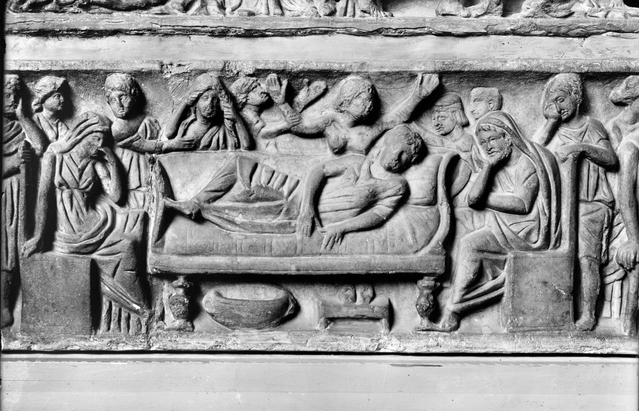 Płaskorzeźba przedstawiająca zmarłego w otoczeniu rodziców i przyjaciół, fragment z sarkofagu konklamacyjnego autorstwa Roman