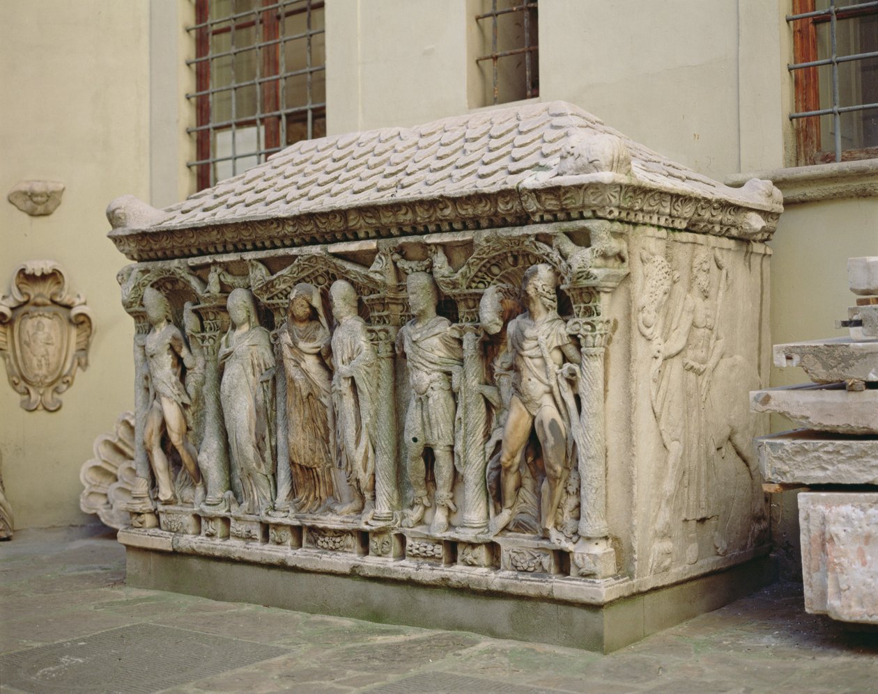 Sarkofag (marmur) autorstwa Roman