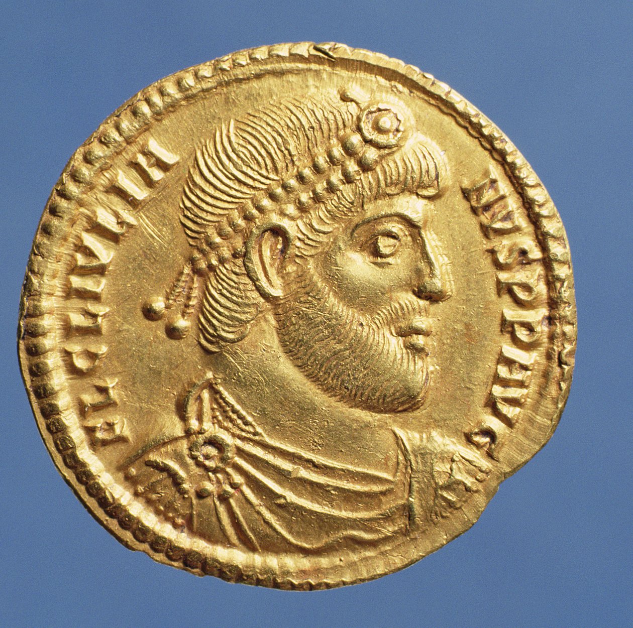 Solidus (awers) Juliana Apostaty (361-363) udrapowany, z pancerzem, noszący diadem. Napis: FL CL IVLIANVS P P AVG (złoty) autorstwa Roman