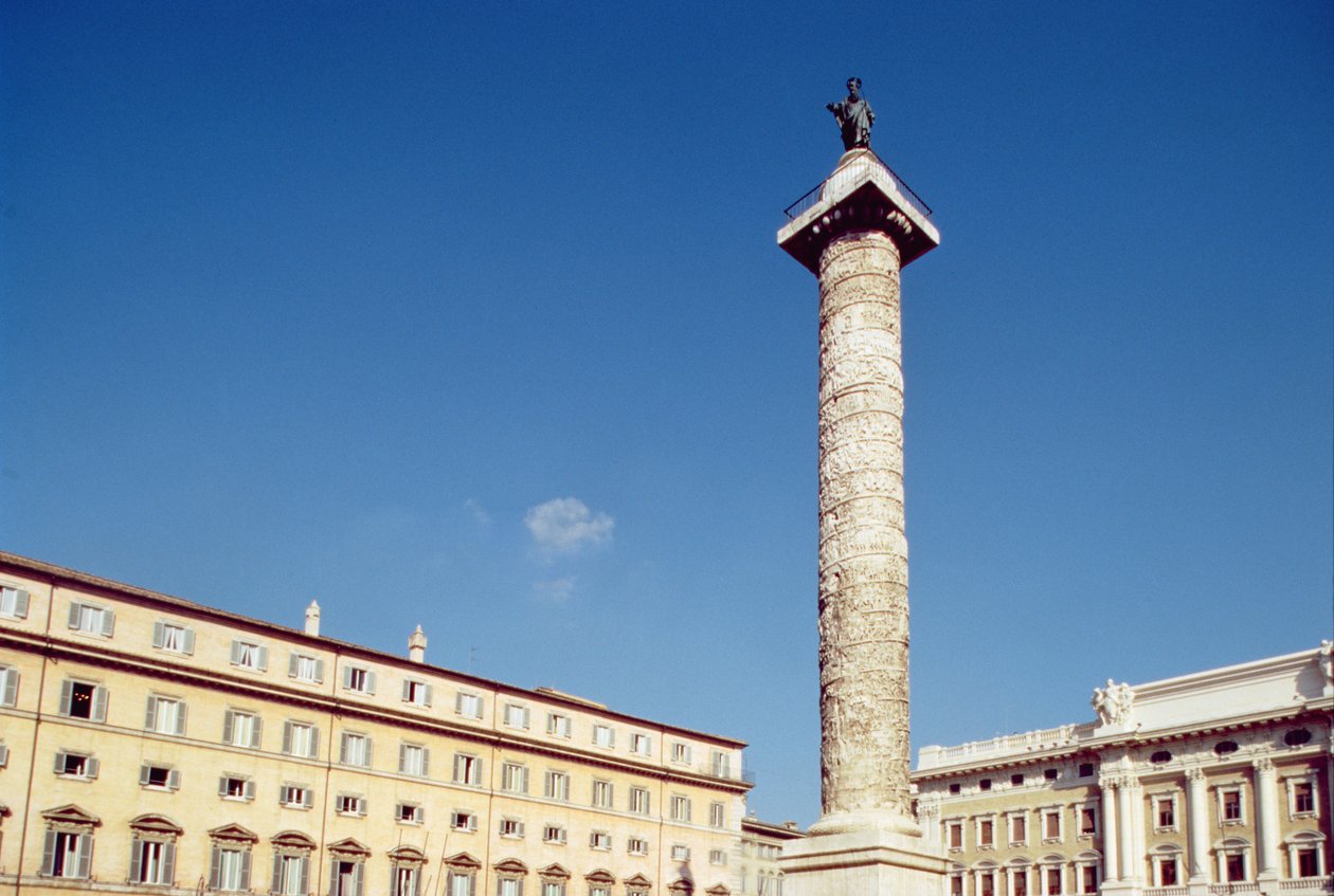 Kolumna Marka Aureliusza, Roman autorstwa Roman