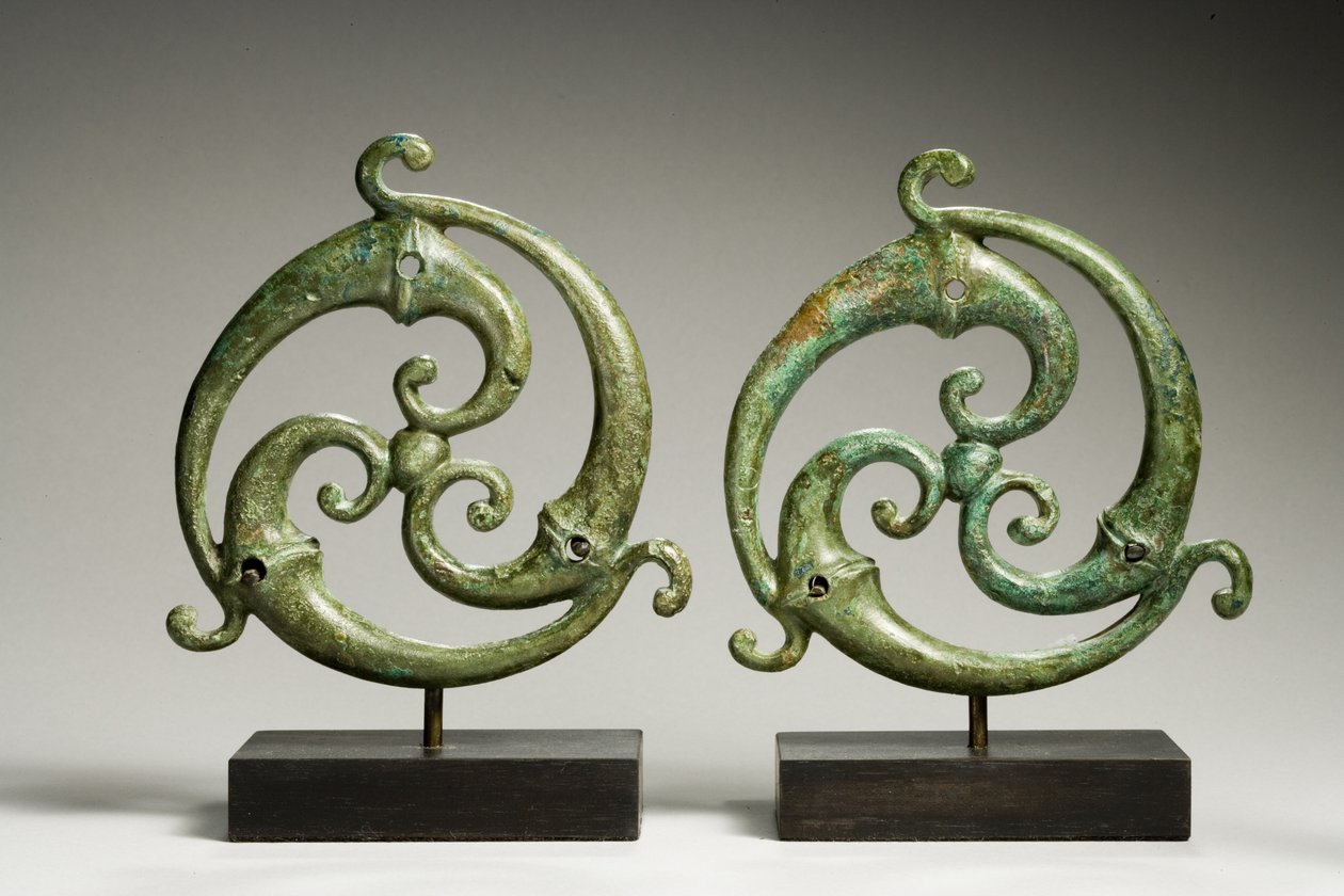 Triskele appliques, Romano-Celtic, ok. III w. n.e. (brąz) autorstwa Roman