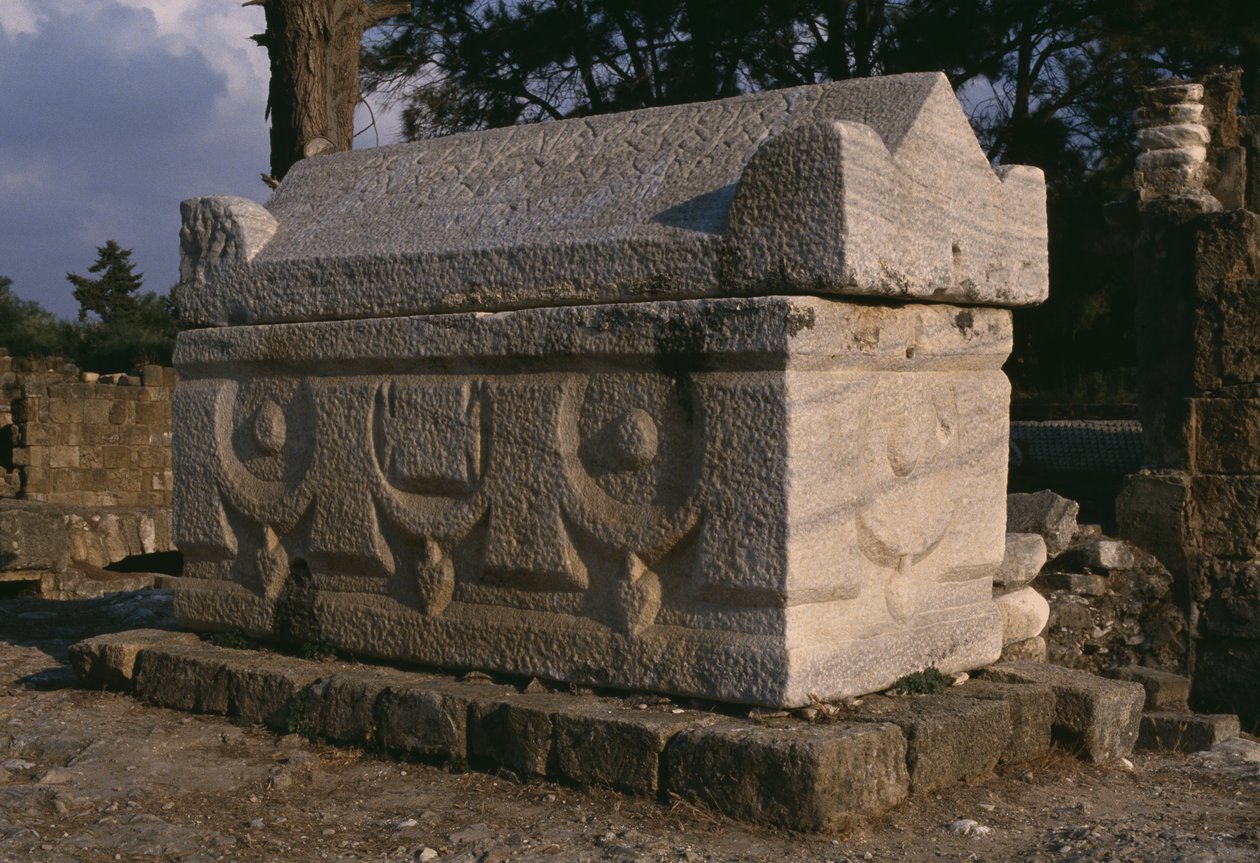 Widok na sarkofag, cmentarz rzymski autorstwa Roman