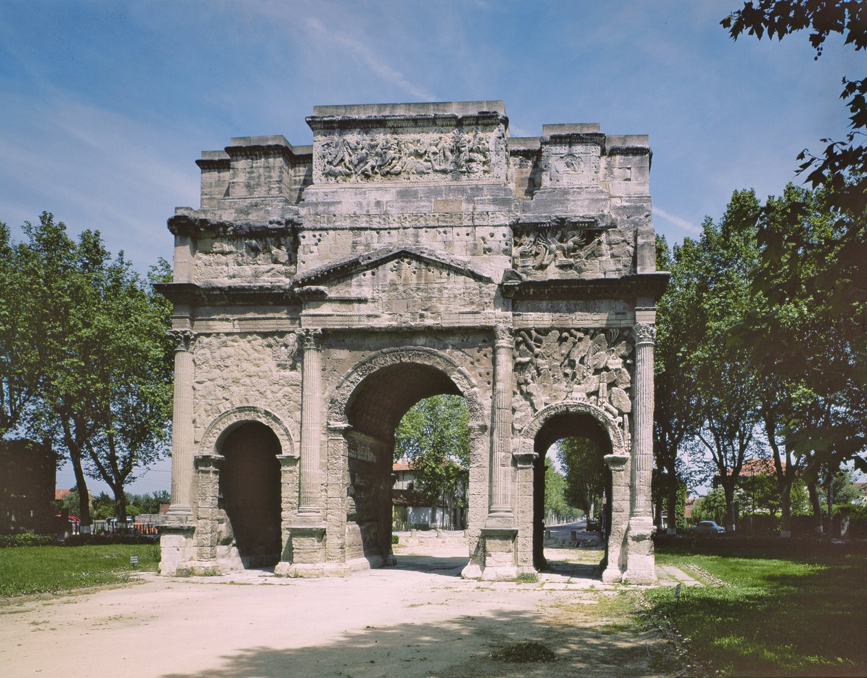 Widok na Łuk Triumfalny od strony południowej autorstwa Roman