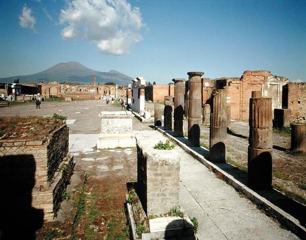 Widok Forum z Wezuwiuszem w tle autorstwa Roman