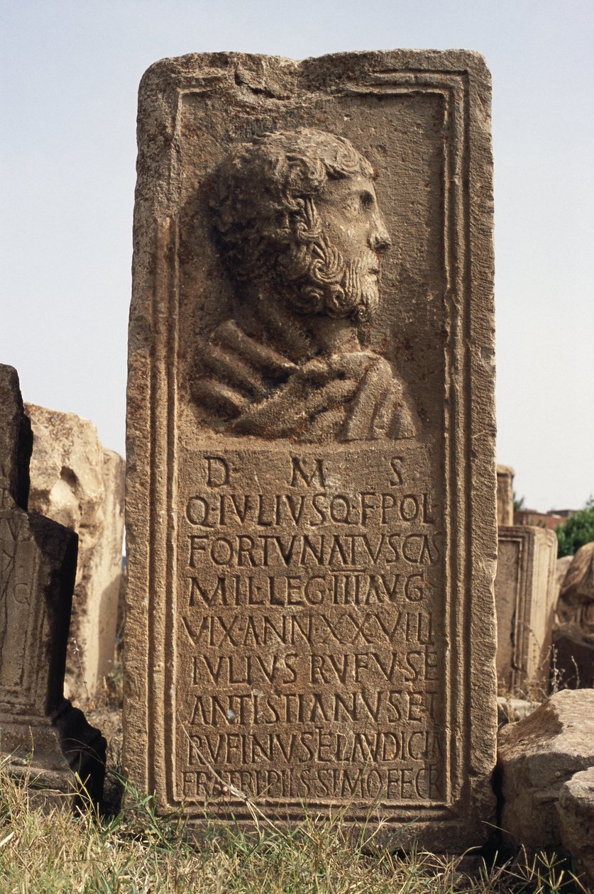 Stela z profilem i tekstem autorstwa Roman Imperial Period