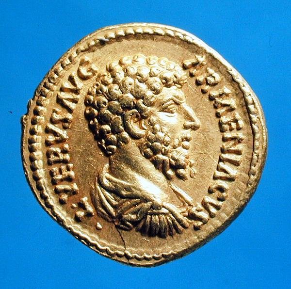 Aureus (awers) z popiersiem Lucjusza Werusa (AD 161-AD 169) drapowanym i ozdobionym pancerzem. (złoty) Napis: L VERVS AVG ARMENIACVS autorstwa Roman