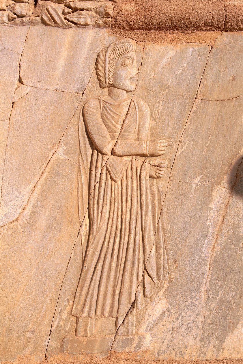 Zbliżenie dekoracyjnej płaskorzeźby teatru Sabratha, Libia, Trypolitania. autorstwa Roman