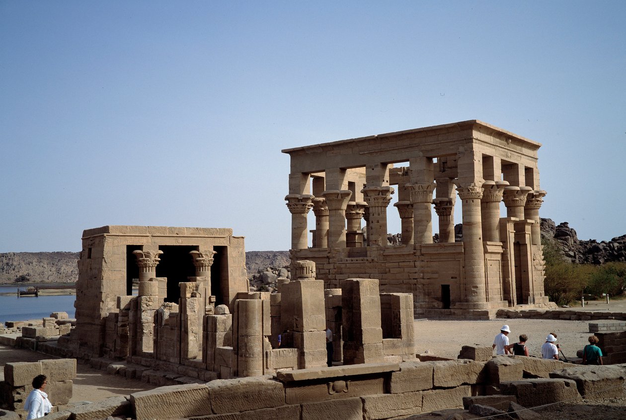 Starożytność egipska: kiosk Marka Ulpiusa Trajana (Trajana lub Traiano) cesarza rzymskiego. II wiek. Asuan, Philae. Egipt autorstwa Roman