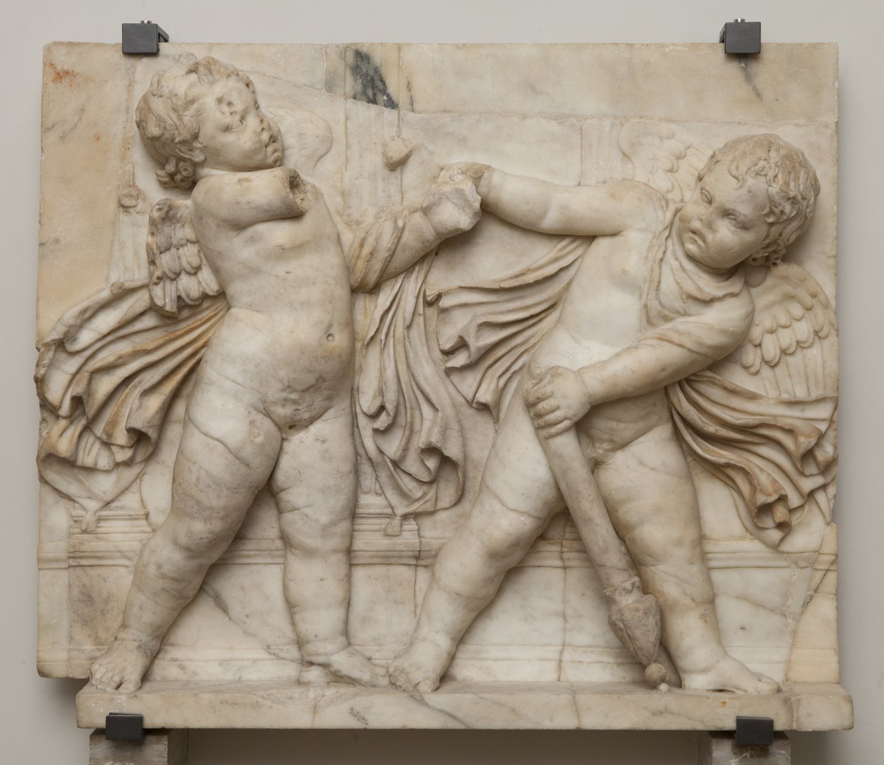 Fragment z „Tronu Saturna” (marmur) autorstwa Roman