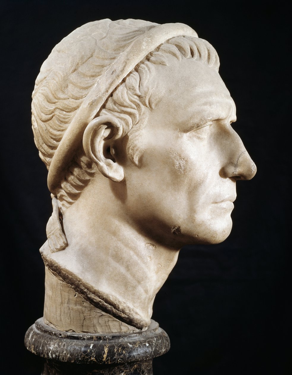 Głowa Antiocha III Wielkiego (rzeźba z marmuru) autorstwa Roman