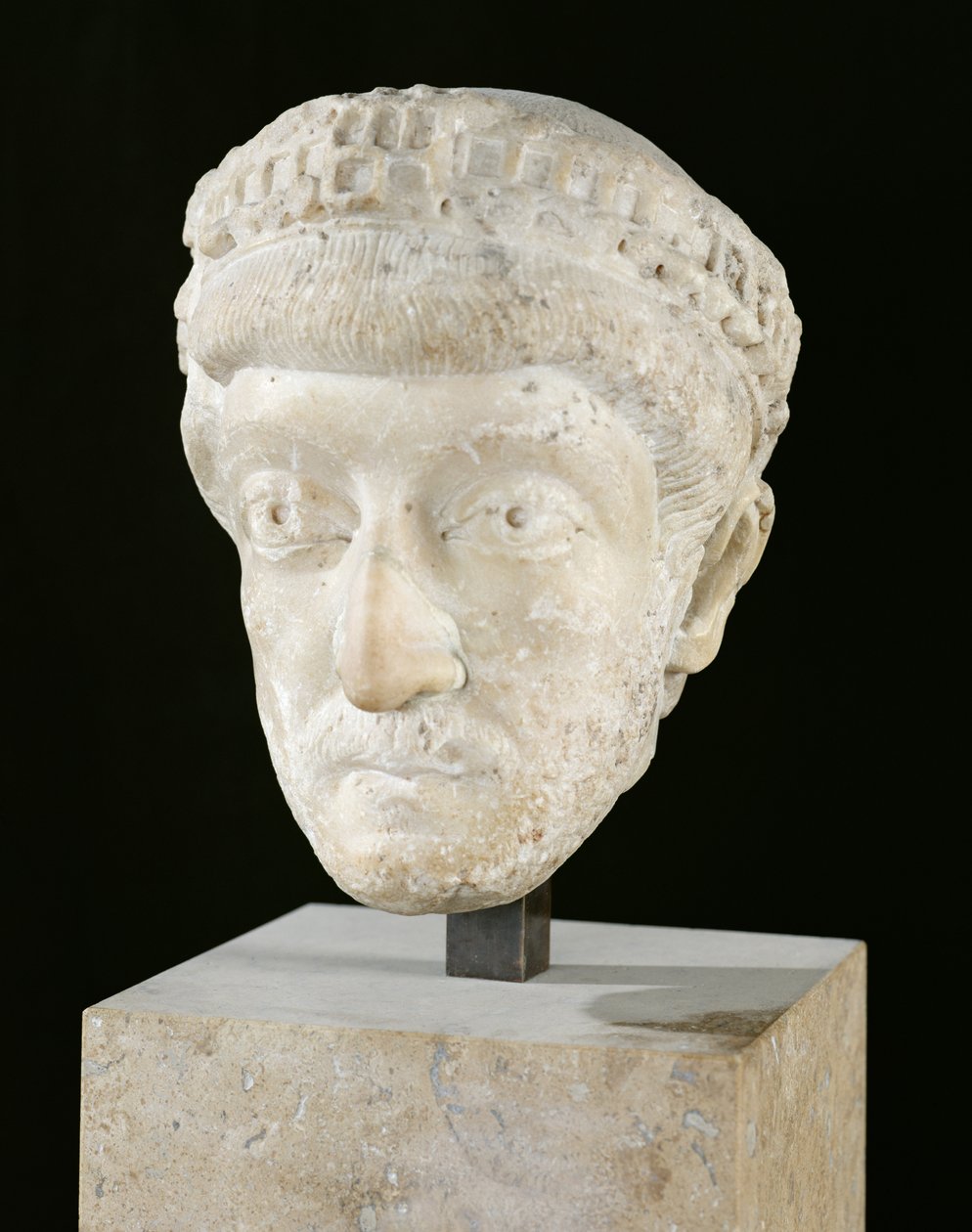 Głowa cesarza Teodozjusza II (408-450) (marmur) autorstwa Roman